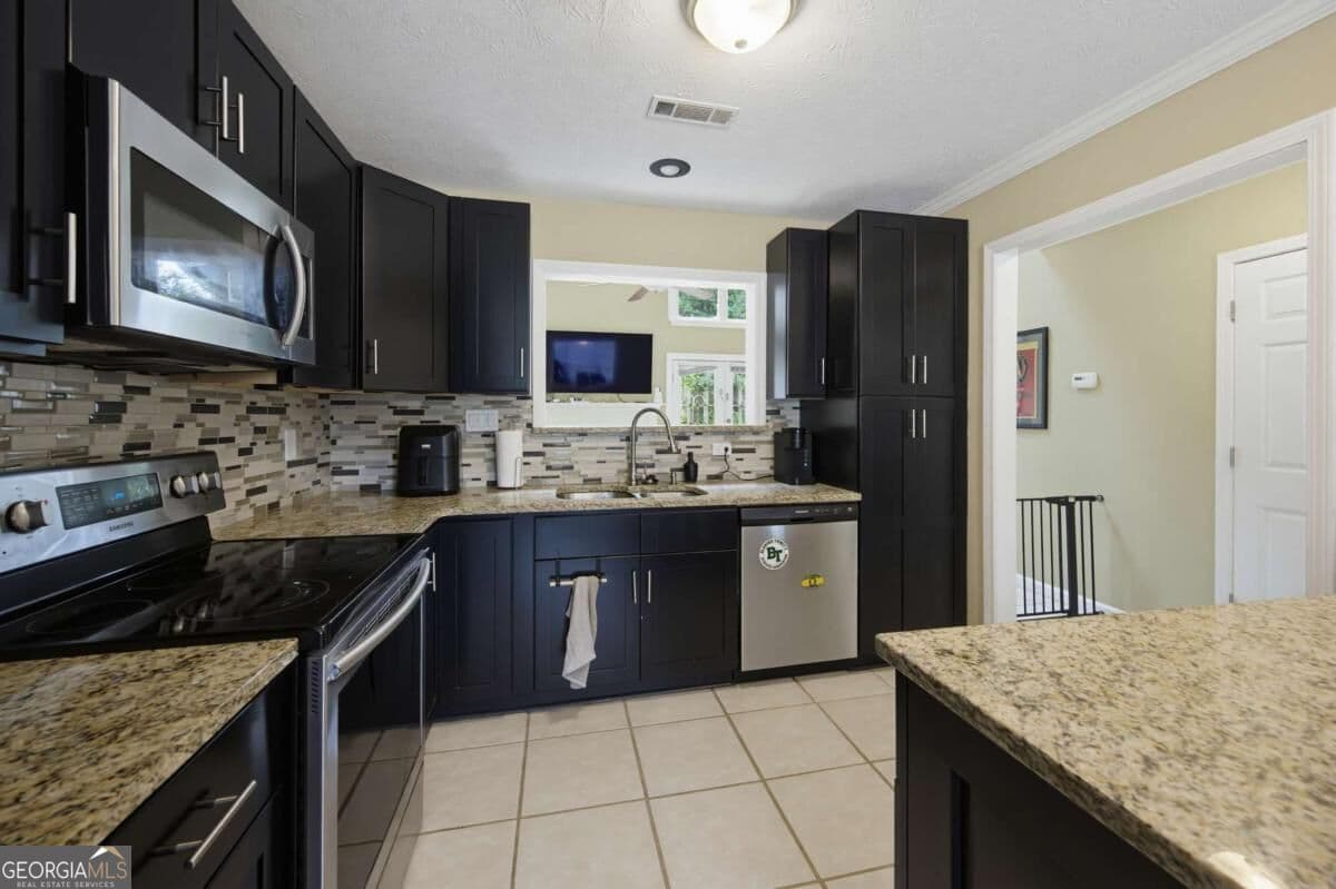 2 bedroom, 2 bathroom, 1,444 sq ft townhouse for sale at 5010 Avalon Drive, Alpharetta, GA 30005 — photo 10