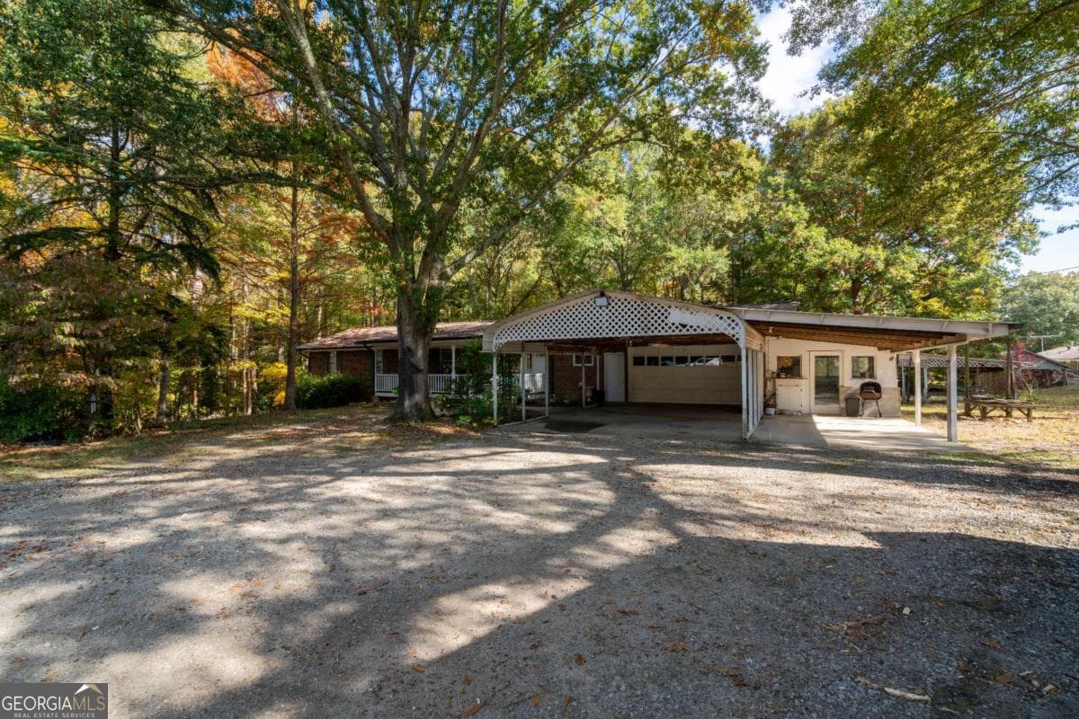 3 bedroom, 2.5 bathroom, 2,602 sq ft single family residence for sale at 157 New Hope Road, Fayetteville, GA 30214