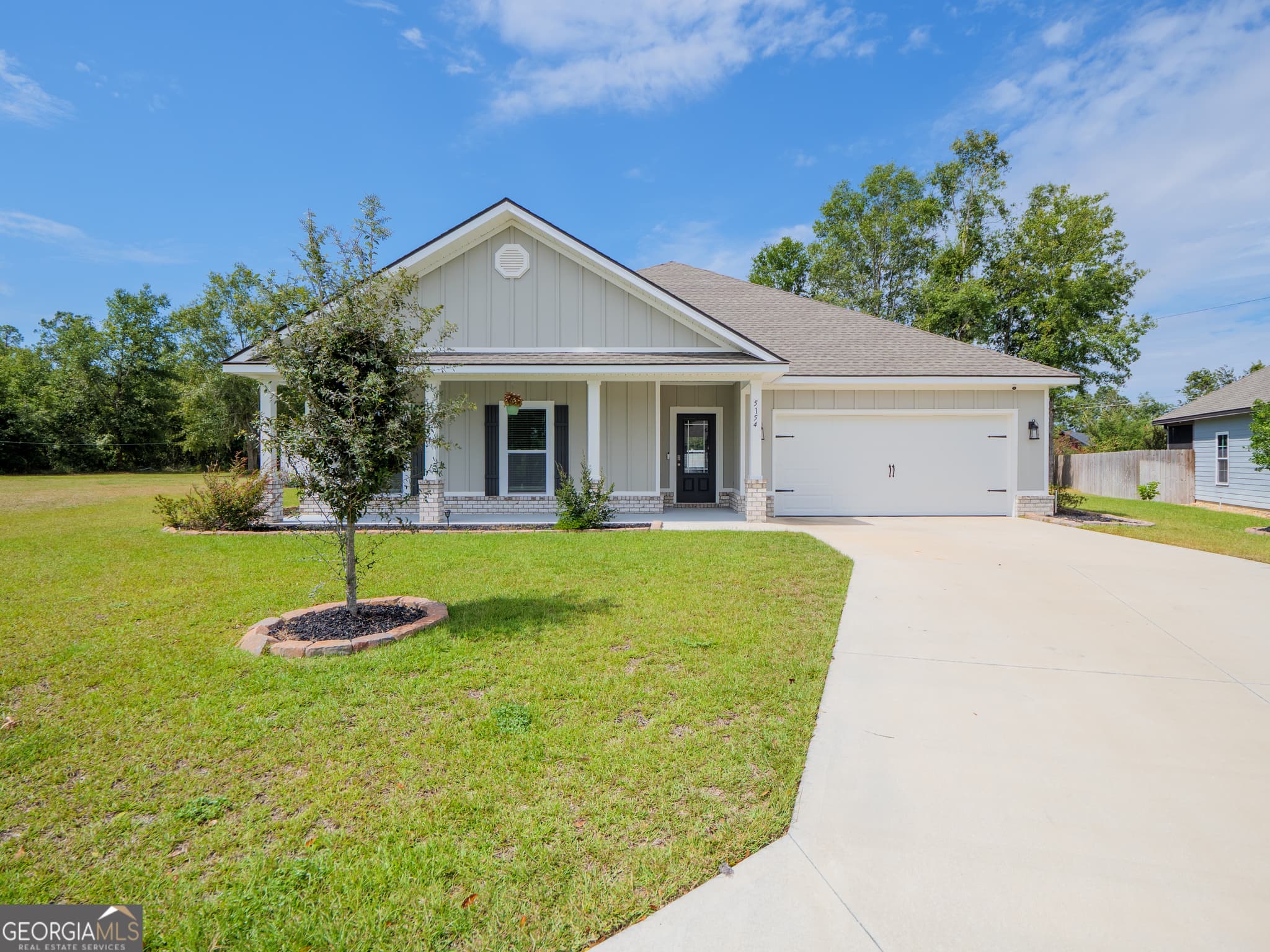 4 bedroom, 2.5 bathroom, 2,306 sq ft single family residence under contract at 5154 Grand Oak Circle, Lake Park, GA 31636