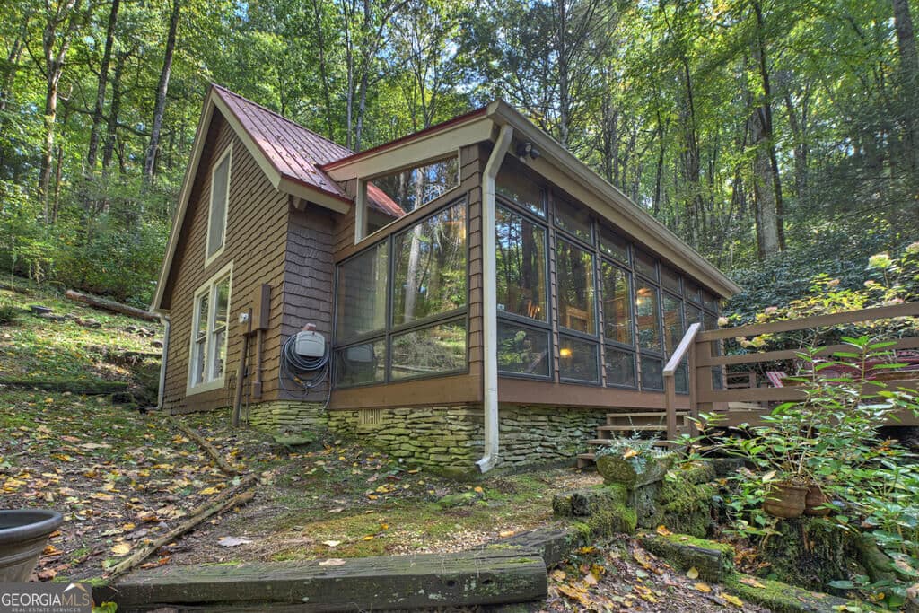 2 bedroom, 1 bathroom, 850 sq ft cabin,single family residence for sale at 931 Foster Branch Road, Epworth, GA 30541 — photo 4