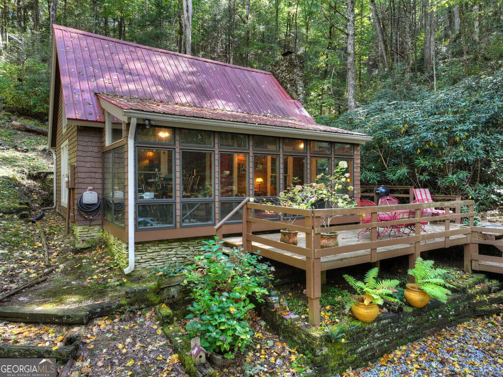2 bedroom, 1 bathroom, 850 sq ft cabin,single family residence for sale at 931 Foster Branch Road, Epworth, GA 30541 — photo 8