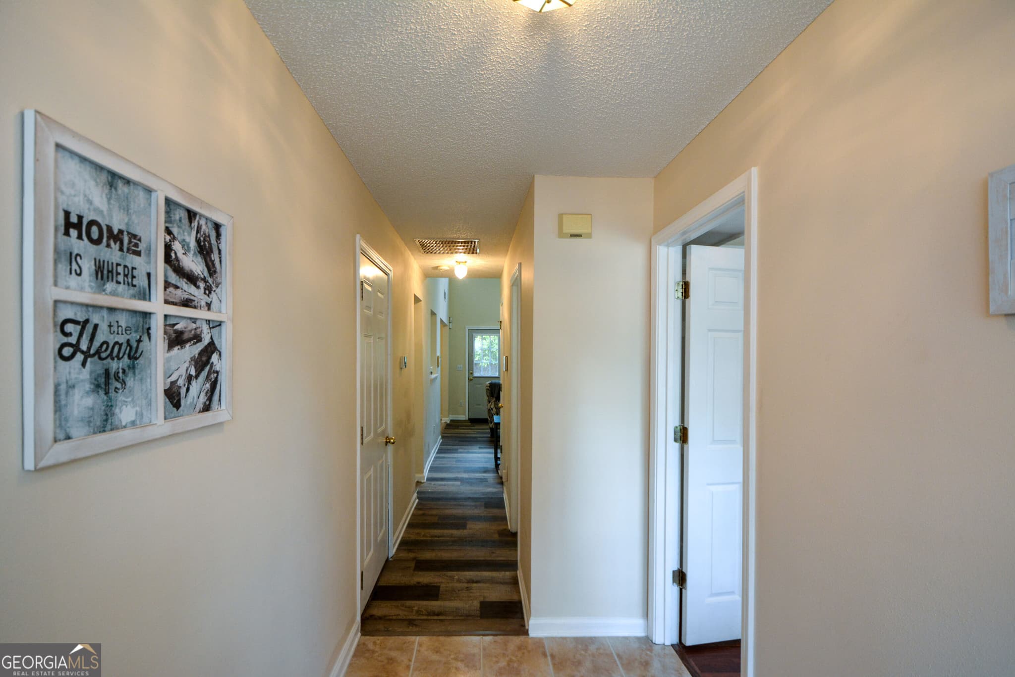 3 bedroom, 3 bathroom, 1,556 sq ft single family residence for sale at 4511 Ravenwood Place # 70, Union City, GA 30291 — photo 8