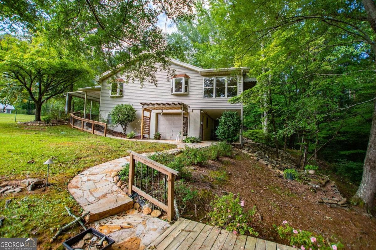2 bedroom, 3 bathroom, 1,396 sq ft single family residence sold at 174 Bass Lane, Munford, AL 36268