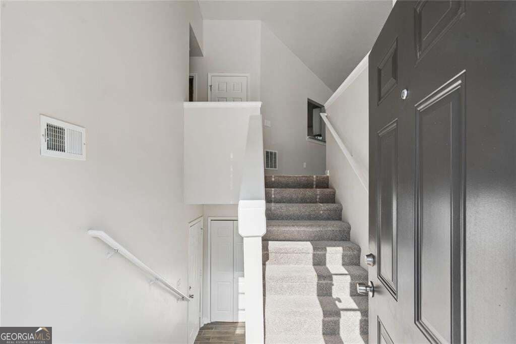 5 bedroom, 3 bathroom, 2,787 sq ft single family residence for sale at 4879 Lake Park Lane, Acworth, GA 30101 — photo 4