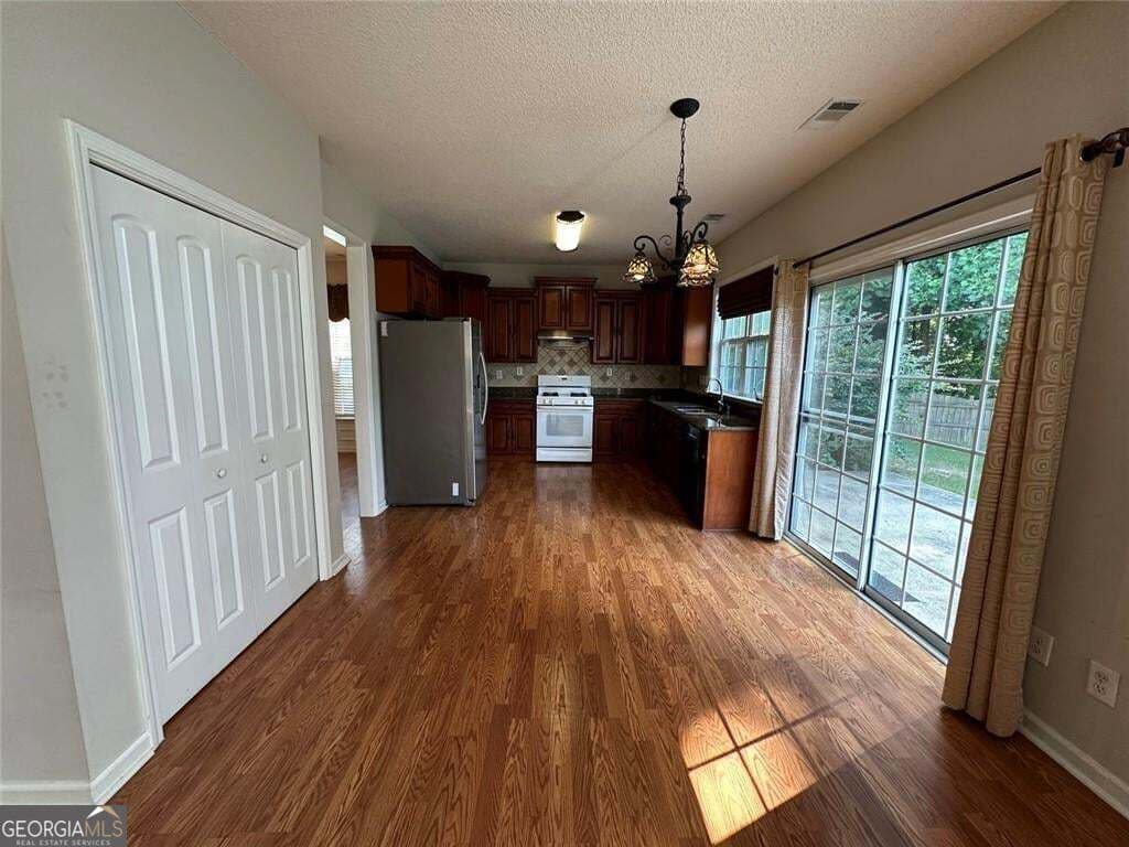 3 bedroom, 2.5 bathroom, 1,908 sq ft single family residence for rent at 500 Stambridge Court, Johns Creek, GA 30005 for $2,850 a month — photo 5