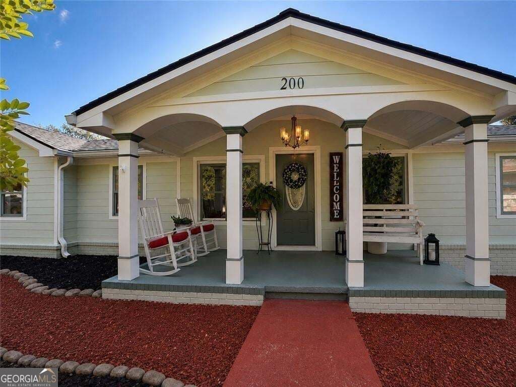 3 bedroom, 2 bathroom, 3,375 sq ft single family residence for sale at 200 Church Street, Fayetteville, GA 30214 — photo 2