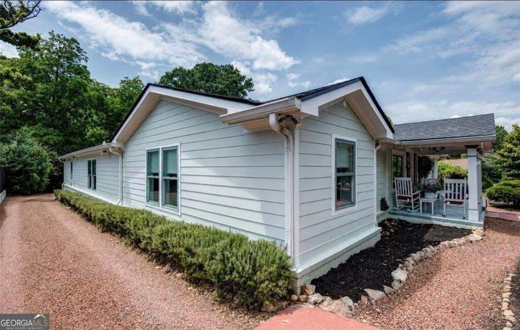 3 bedroom, 2 bathroom, 3,375 sq ft single family residence for sale at 200 Church Street, Fayetteville, GA 30214 — photo 6