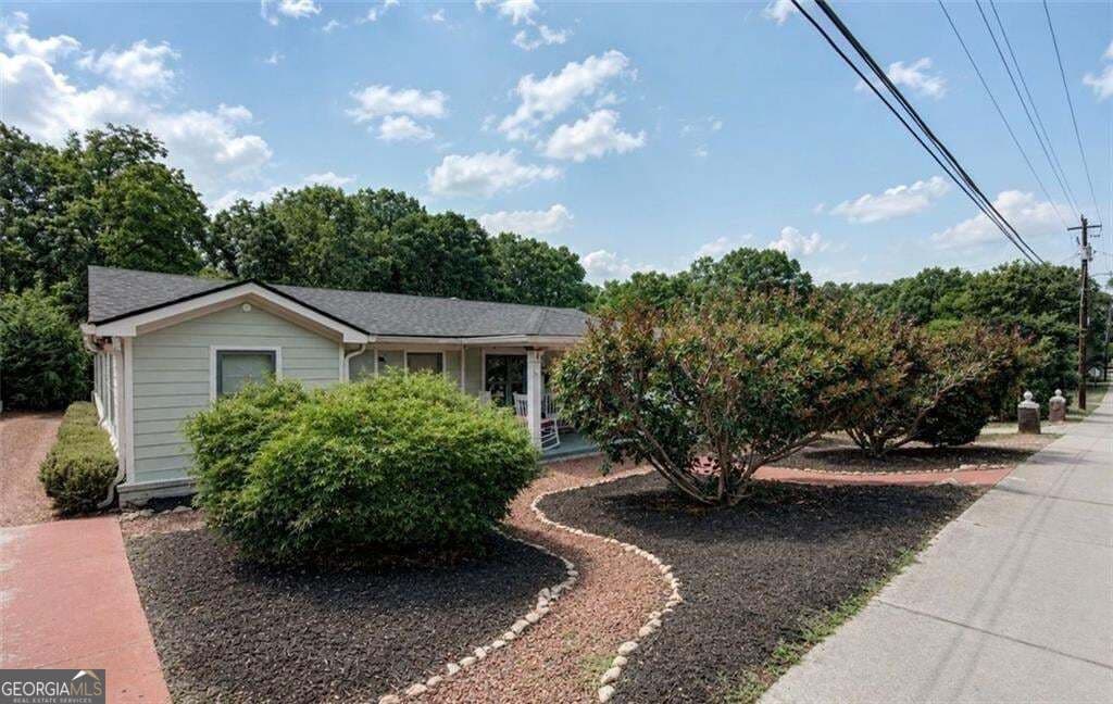 3 bedroom, 2 bathroom, 3,375 sq ft single family residence for sale at 200 Church Street, Fayetteville, GA 30214 — photo 5