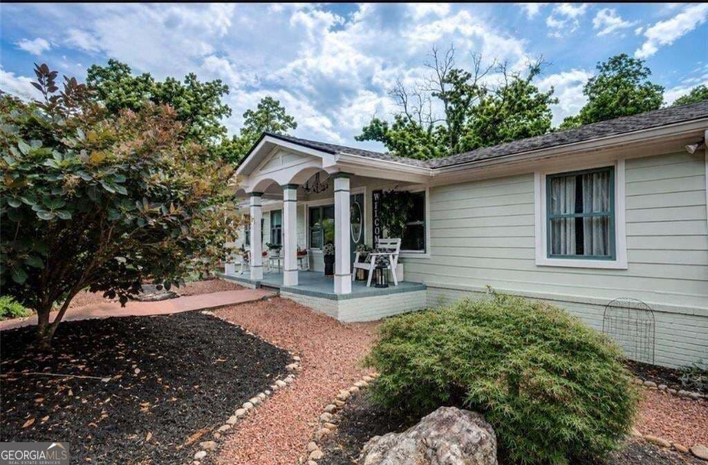 3 bedroom, 2 bathroom, 3,375 sq ft single family residence for sale at 200 Church Street, Fayetteville, GA 30214 — photo 4