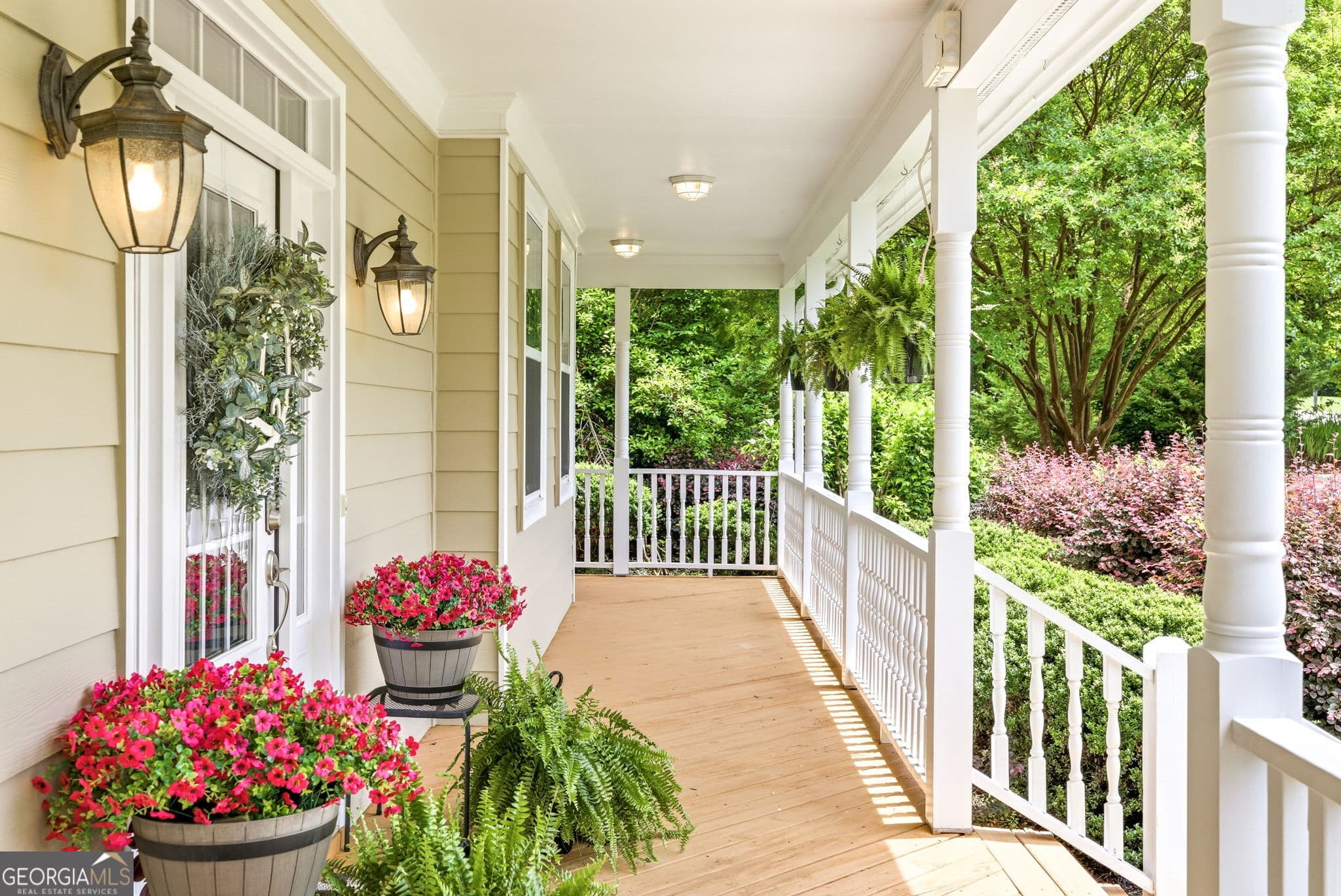 4 bedroom, 3.5 bathroom, 2,803 sq ft single family residence for sale at 119 Abbington Way, Clarkesville, GA 30523 — photo 2