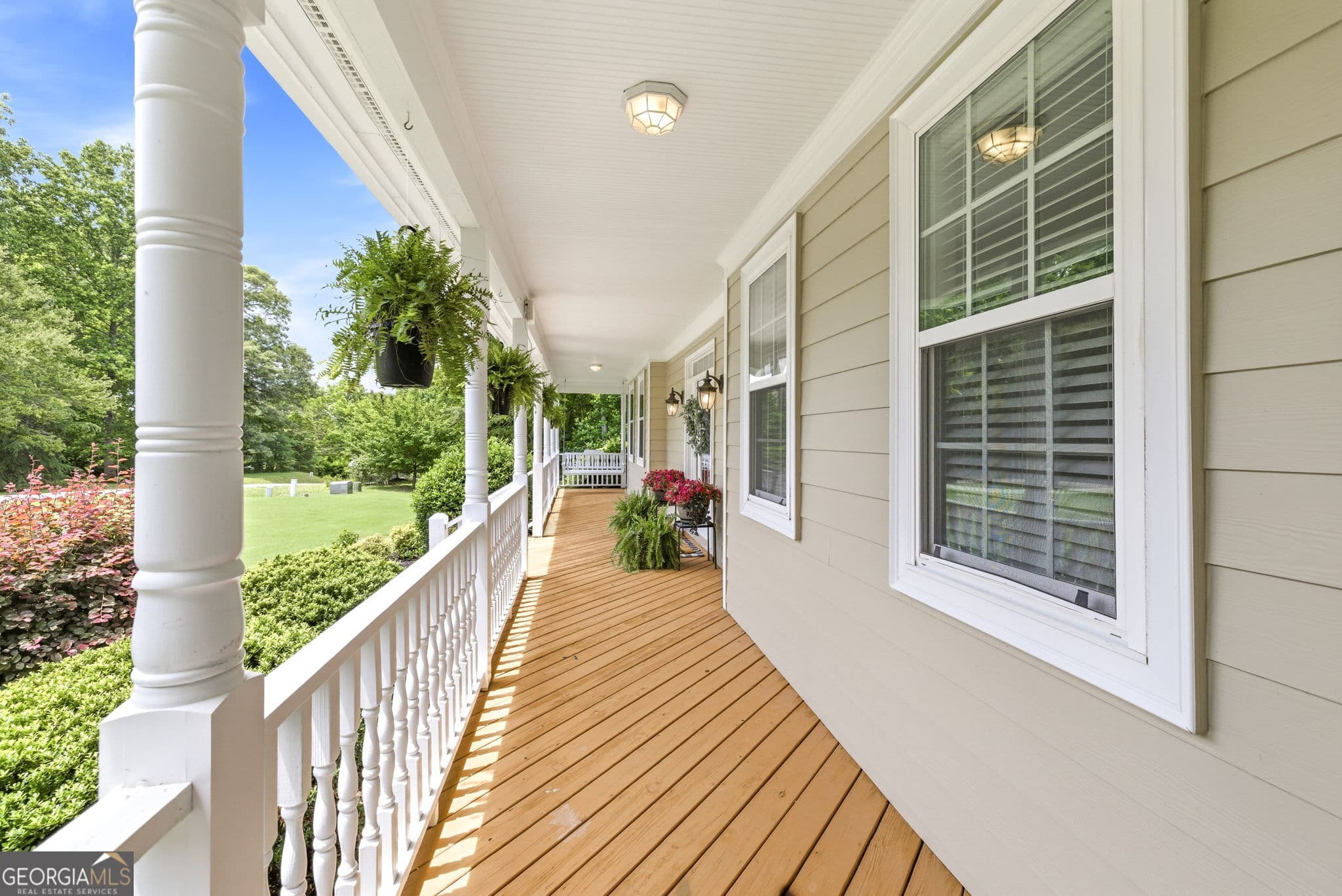 4 bedroom, 3.5 bathroom, 2,803 sq ft single family residence for sale at 119 Abbington Way, Clarkesville, GA 30523 — photo 3