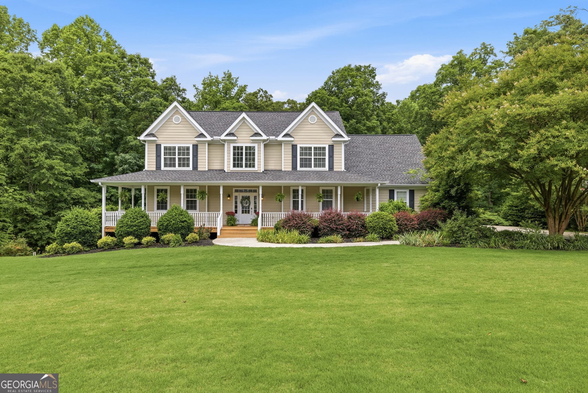 4 bedroom, 3.5 bathroom, 2,803 sq ft single family residence for sale at 119 Abbington Way, Clarkesville, GA 30523