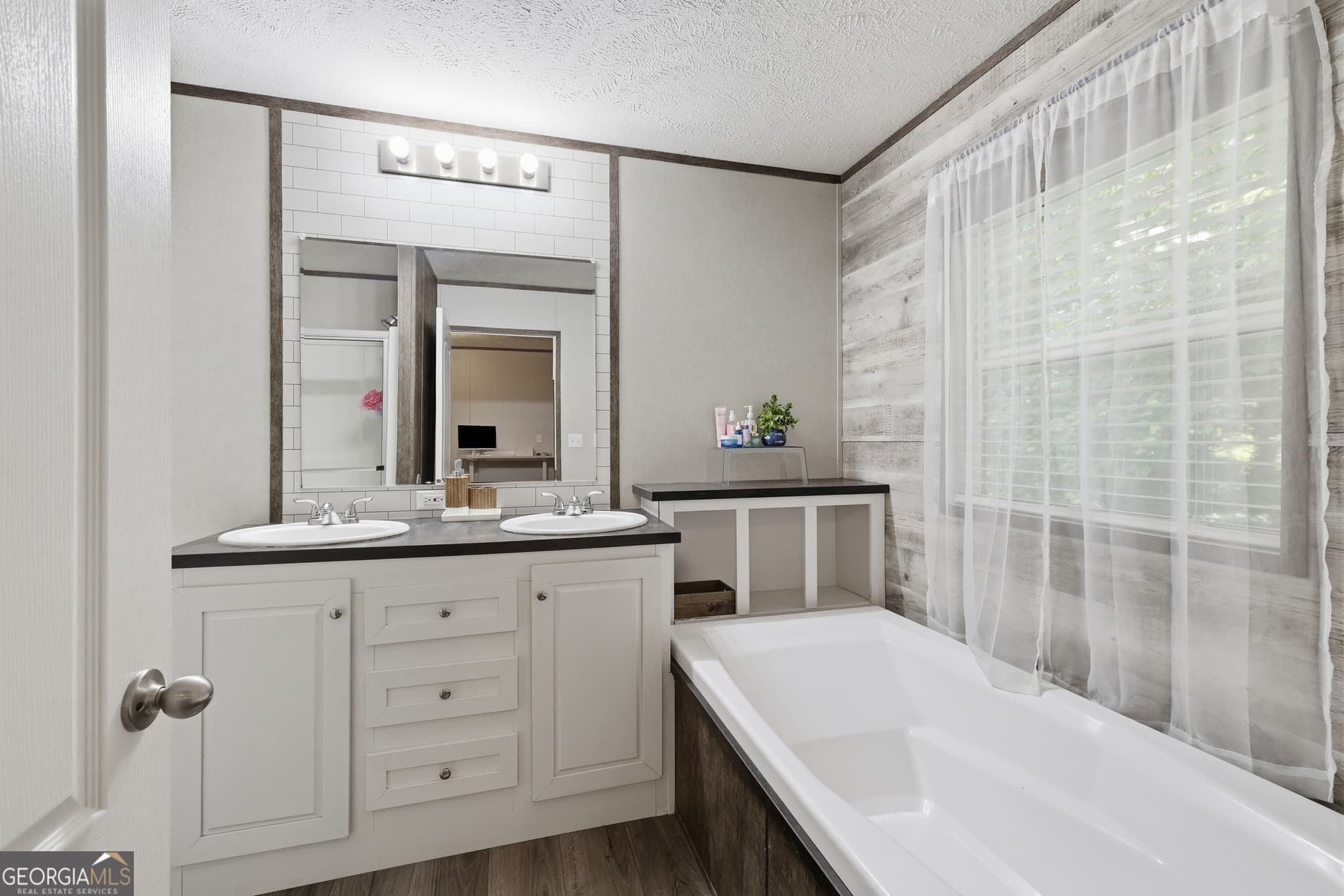 3 bedroom, 2 bathroom, 1,216 sq ft single family residence under contract at 739 Ridgeview Drive, Lavonia, GA 30553 — photo 9