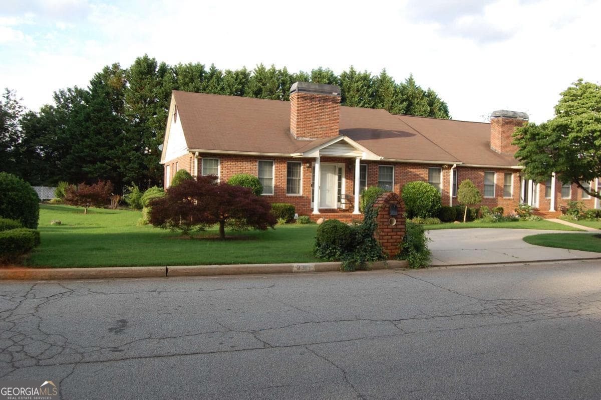 3 bedroom, 3 bathroom, 4,882 sq ft townhouse for sale at 3315 Salem Cove Trail, Conyers, GA 30013 — photo 2