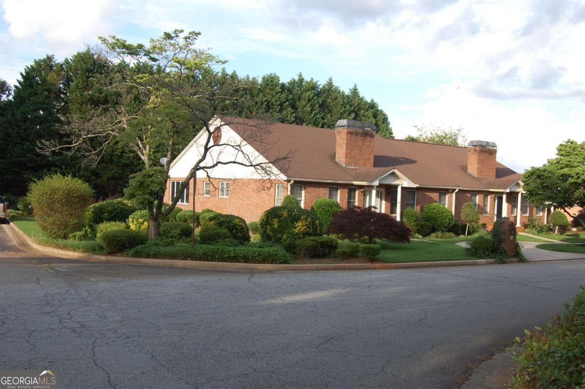 3 bedroom, 3 bathroom, 4,882 sq ft townhouse for sale at 3315 Salem Cove Trail, Conyers, GA 30013