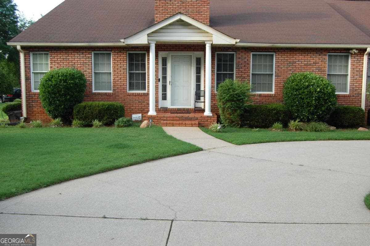 3 bedroom, 3 bathroom, 4,882 sq ft townhouse for sale at 3315 Salem Cove Trail, Conyers, GA 30013 — photo 4