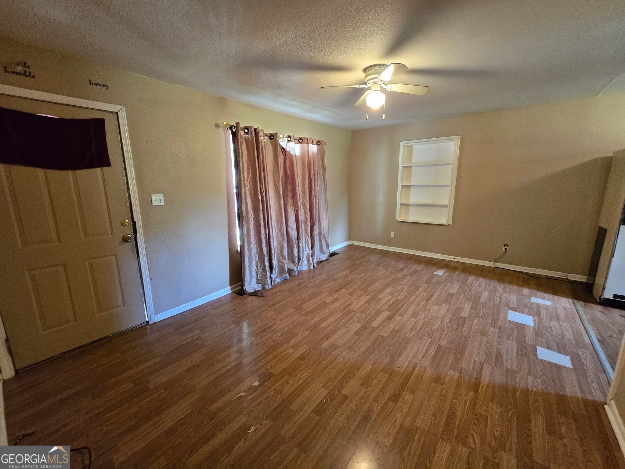 4 bedroom, 2 bathroom, 1,012 sq ft single family residence for sale at 2721 Dogwood Circle, Valdosta, GA 31602 — photo 3