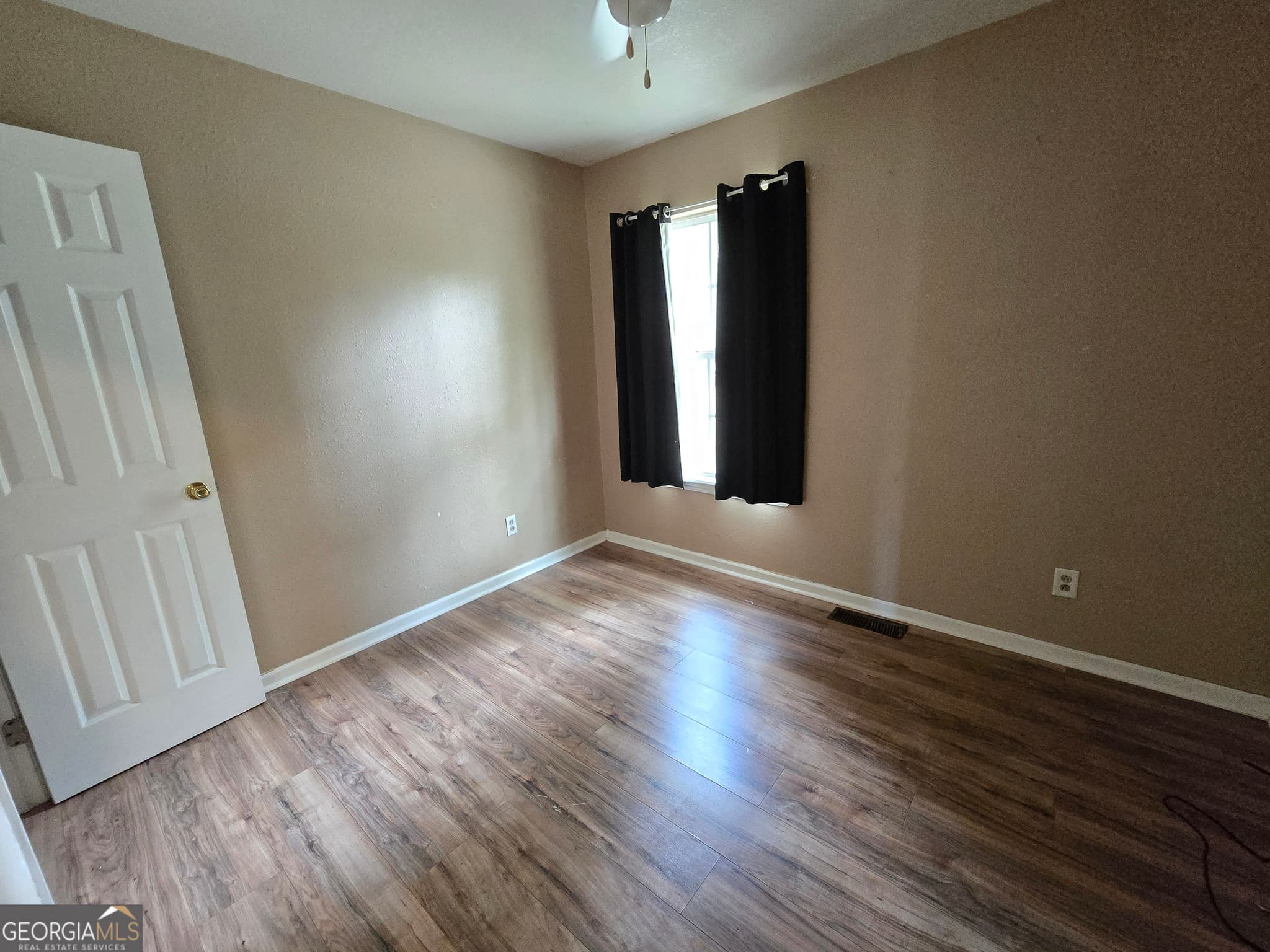 4 bedroom, 2 bathroom, 1,012 sq ft single family residence for sale at 2721 Dogwood Circle, Valdosta, GA 31602 — photo 10
