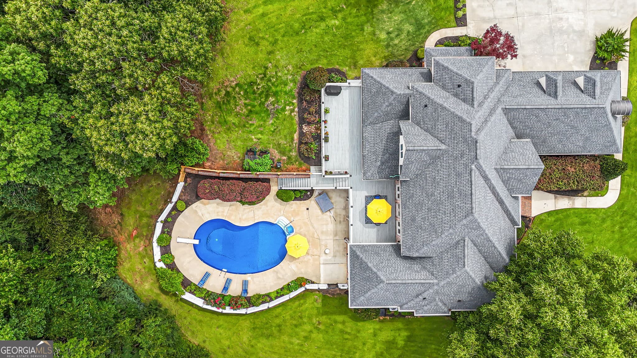6 bedroom, 4.5 bathroom, 6,420 sq ft single family residence for sale at 105 Steeplechase Run, Warner Robins, GA 31088 — photo 5
