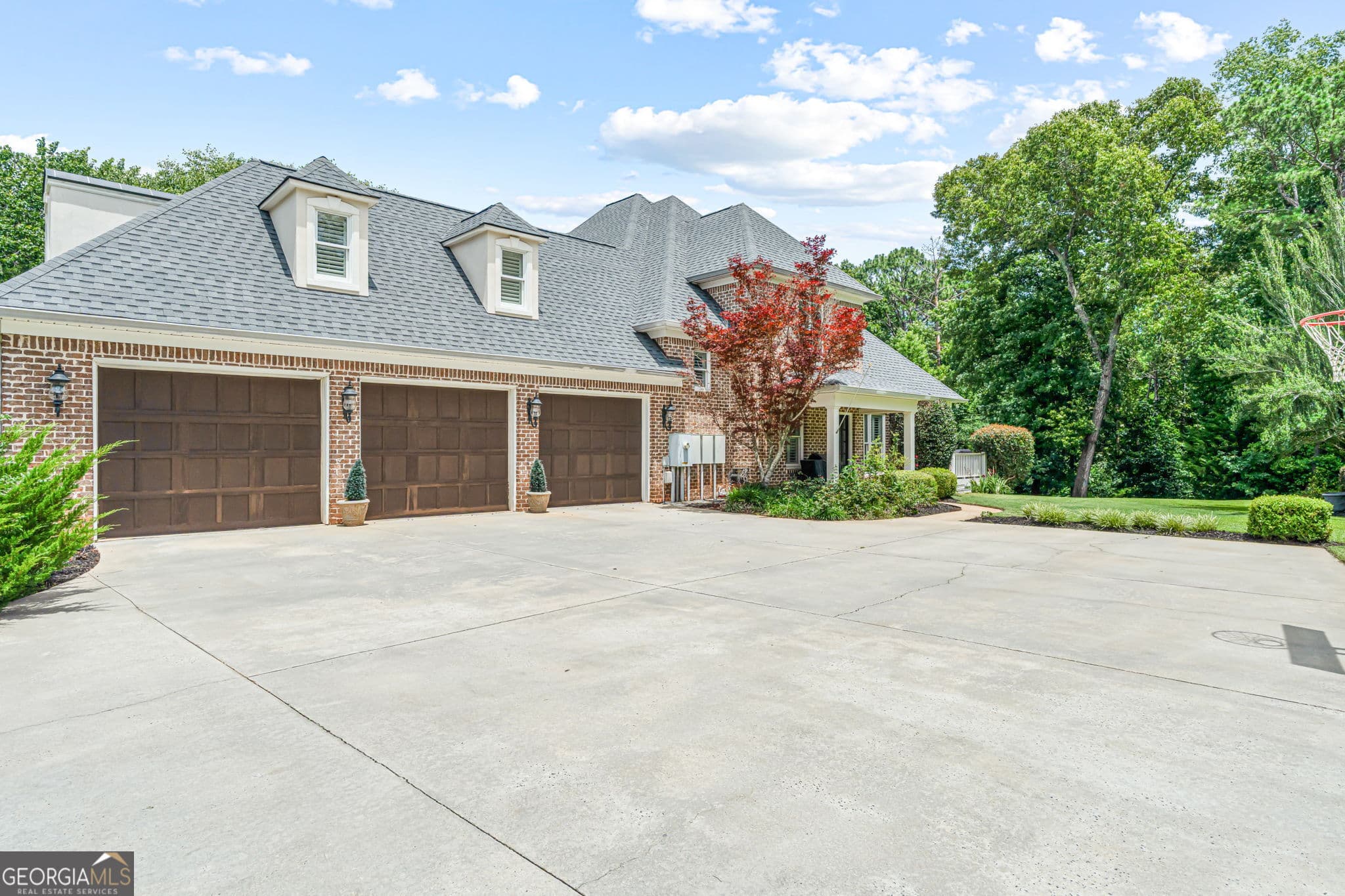 6 bedroom, 4.5 bathroom, 6,420 sq ft single family residence for sale at 105 Steeplechase Run, Warner Robins, GA 31088 — photo 9