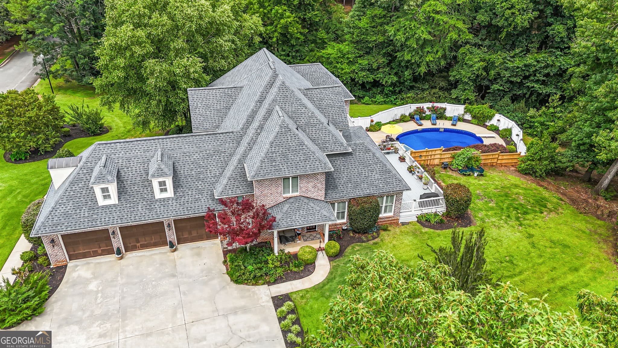 6 bedroom, 4.5 bathroom, 6,420 sq ft single family residence for sale at 105 Steeplechase Run, Warner Robins, GA 31088 — photo 8