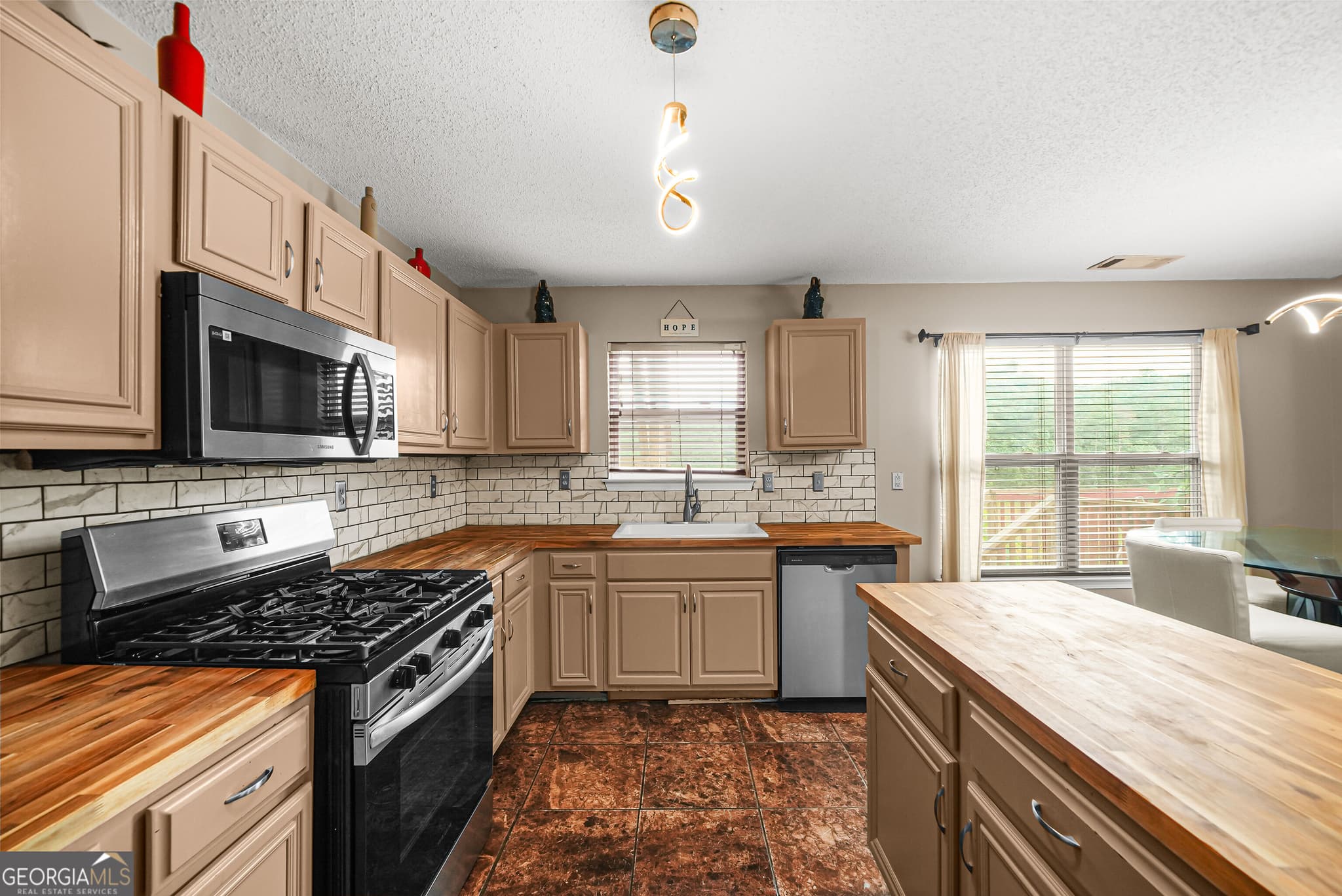 7 bedroom, 4 bathroom, 4,517 sq ft single family residence for sale at 4096 Arnolds Mill Overpass, Douglasville, GA 30135 — photo 6