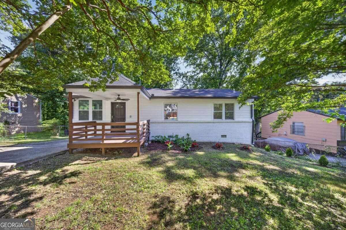 4 bedroom, 3 bathroom, 1,008 sq ft single family residence for sale at 931 Stonewall Drive, Atlanta, GA 30315 — photo 1 of 40