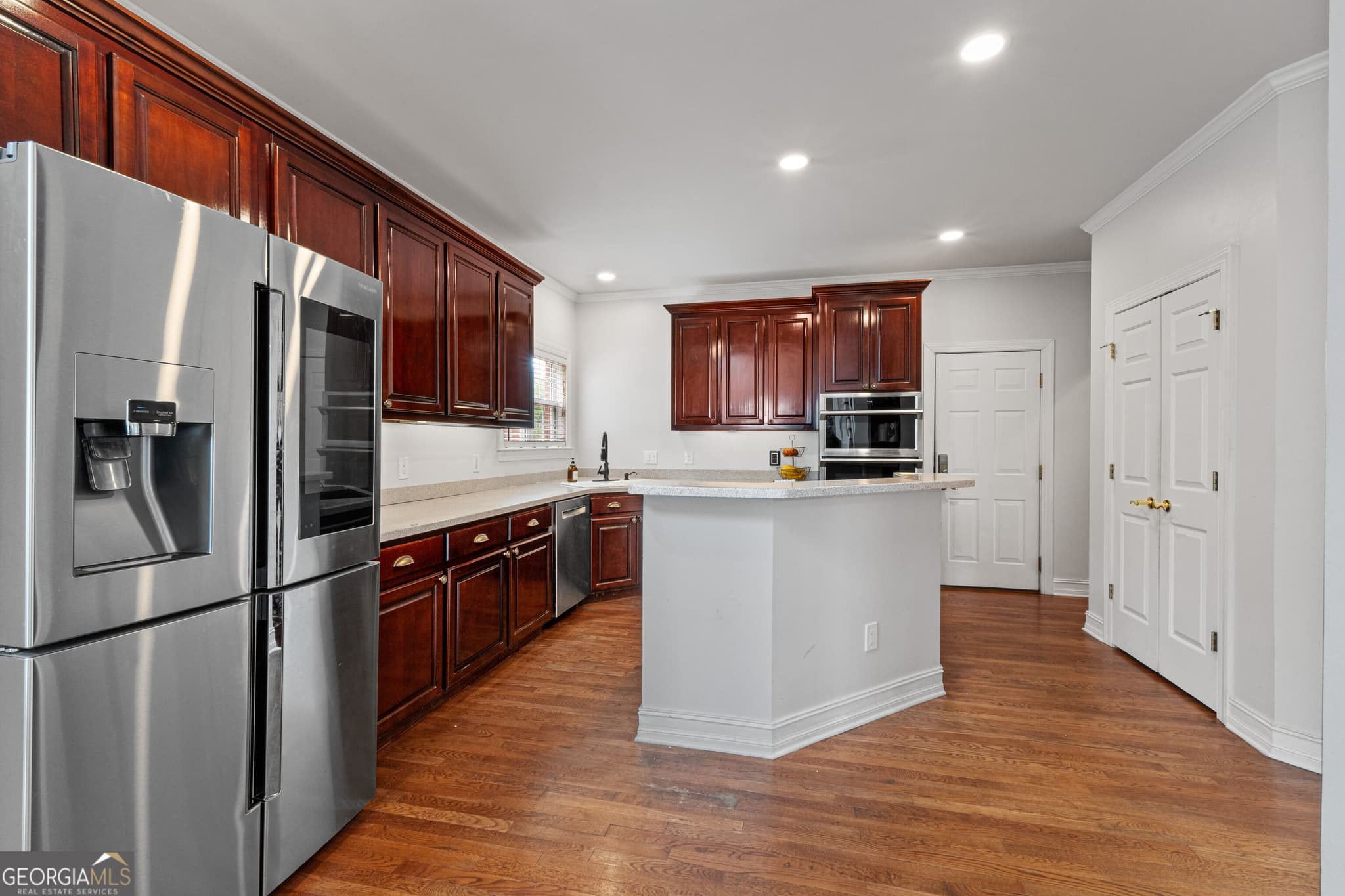 4 bedroom, 3.5 bathroom, 3,280 sq ft single family residence for sale at 112 Turnberry Circle, Carrollton, GA 30116 — photo 6