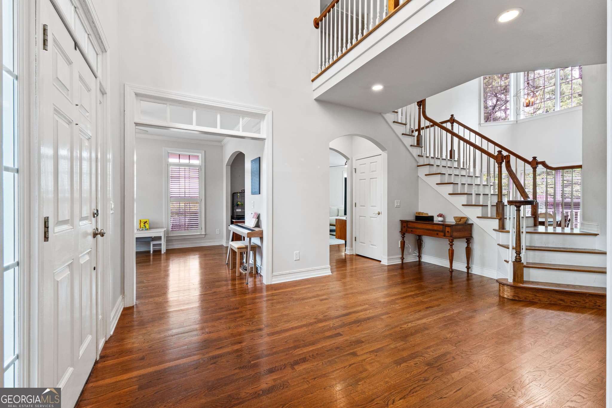 4 bedroom, 3.5 bathroom, 3,280 sq ft single family residence for sale at 112 Turnberry Circle, Carrollton, GA 30116 — photo 3