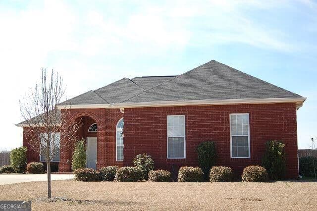 3 bedroom, 2 bathroom, 1,912 sq ft single family residence for sale at 118 Dovecot Drive, Warner Robins, GA 31088