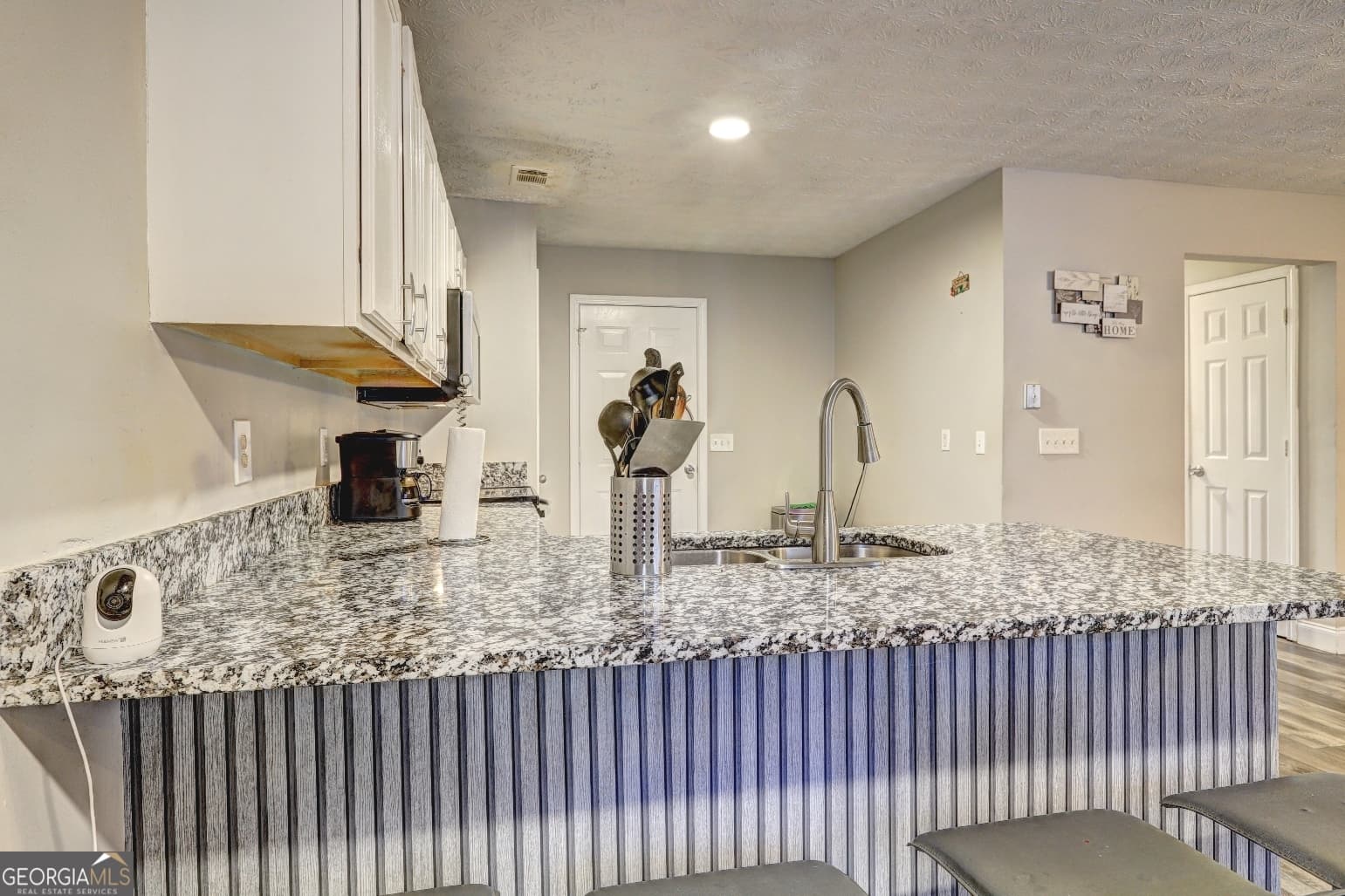 3 bedroom, 2.5 bathroom, 1,112 sq ft townhouse for sale at 7706 Bernardo Drive, Riverdale, GA 30296 — photo 7