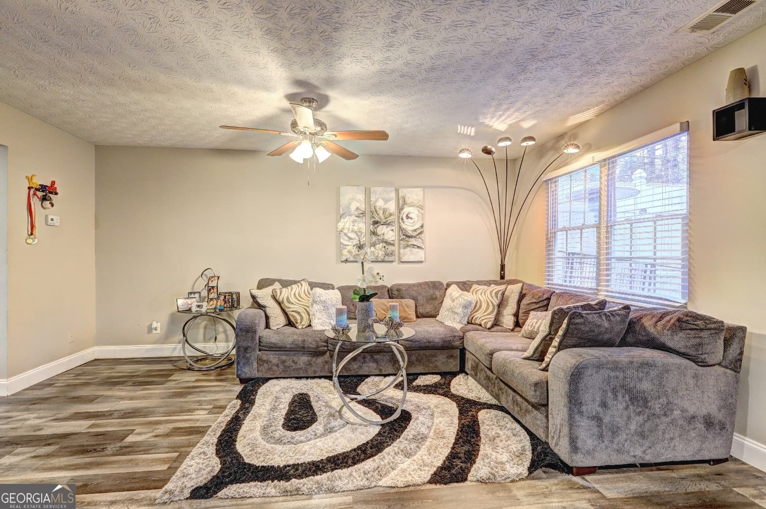 3 bedroom, 2.5 bathroom, 1,112 sq ft townhouse for sale at 7706 Bernardo Drive, Riverdale, GA 30296 — photo 4
