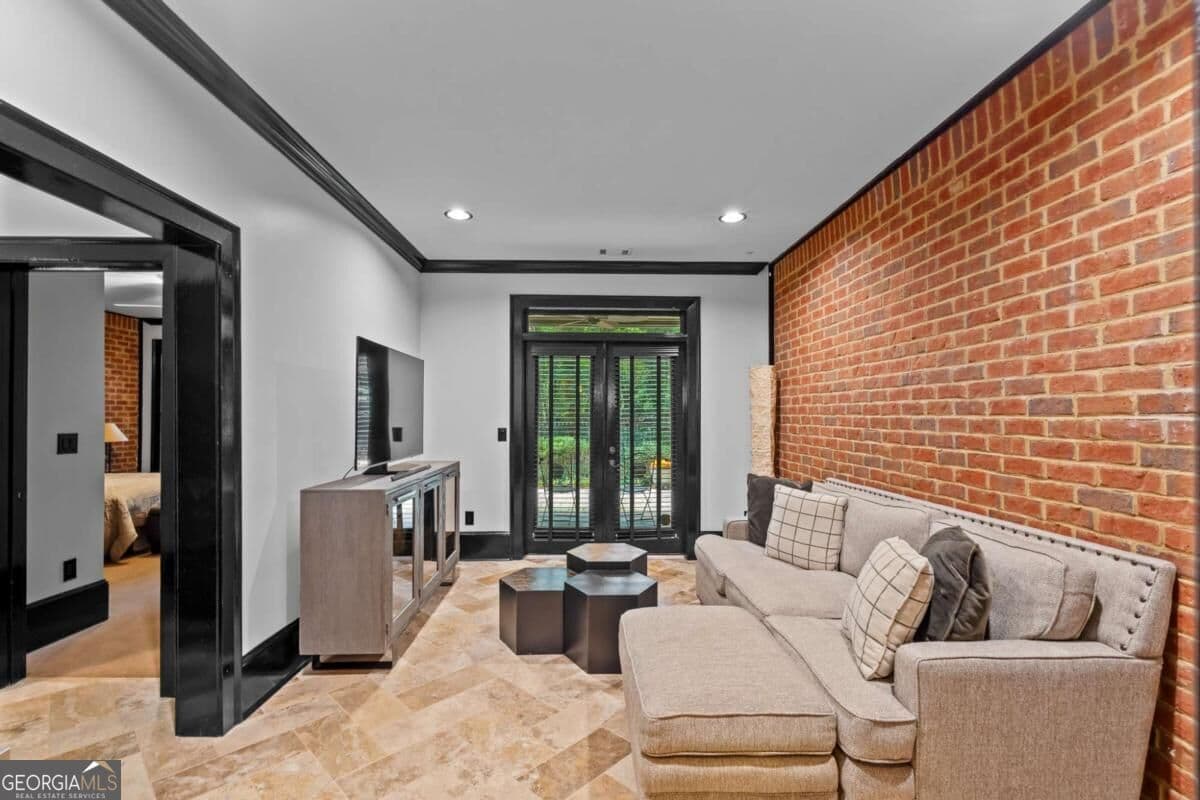 5 bedroom, 4 bathroom, 3,890 sq ft townhouse for rent at 5512 Glenridge Drive K, Atlanta, GA 30342 for $5,000 a month — photo 5