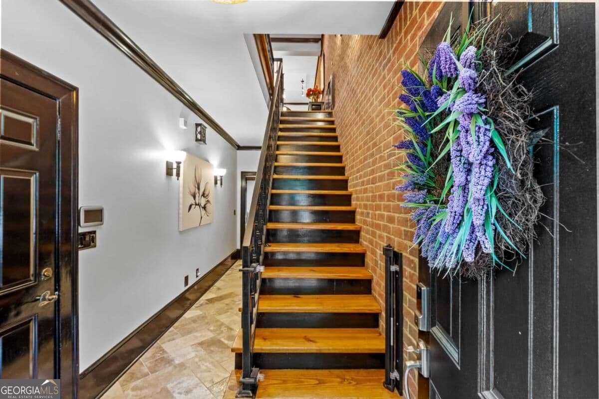 5 bedroom, 4 bathroom, 3,890 sq ft townhouse for rent at 5512 Glenridge Drive K, Atlanta, GA 30342 for $5,000 a month — photo 4