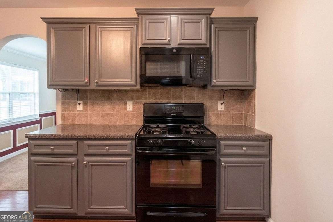 4 bedroom, 2.5 bathroom, 2,816 sq ft single family residence for rent at 7377 Spoleto Loop, Fairburn, GA 30213 for $2,850 a month — photo 9