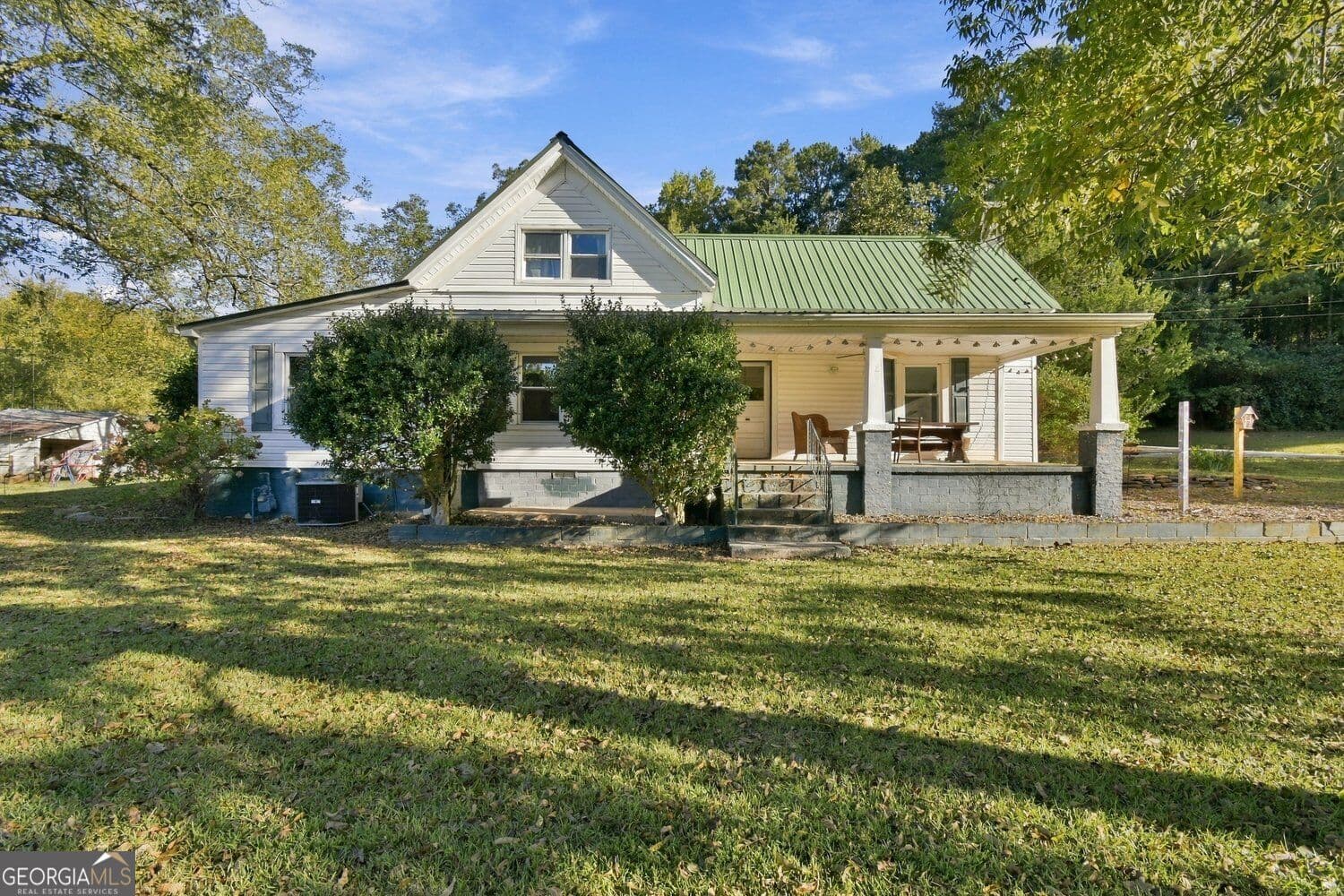 4 bedroom, 1 bathroom, 1,846 sq ft single family residence for sale at 2825 Brannan Road, Snellville, GA 30039 — photo 1 of 41