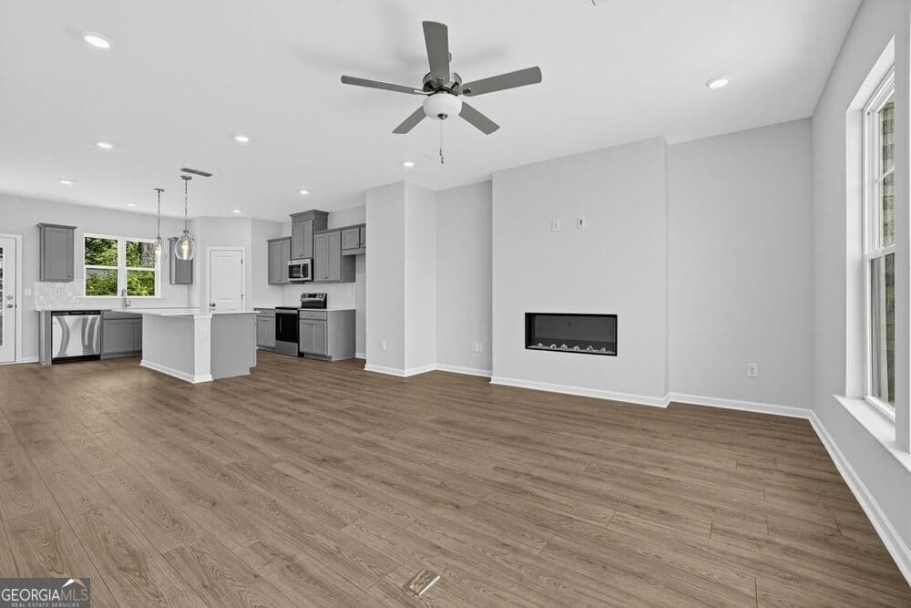 3 bedroom, 3.5 bathroom, 1,967 sq ft townhouse for sale at 611 Rose Hill Lane, Lawrenceville, GA 30044 — photo 6