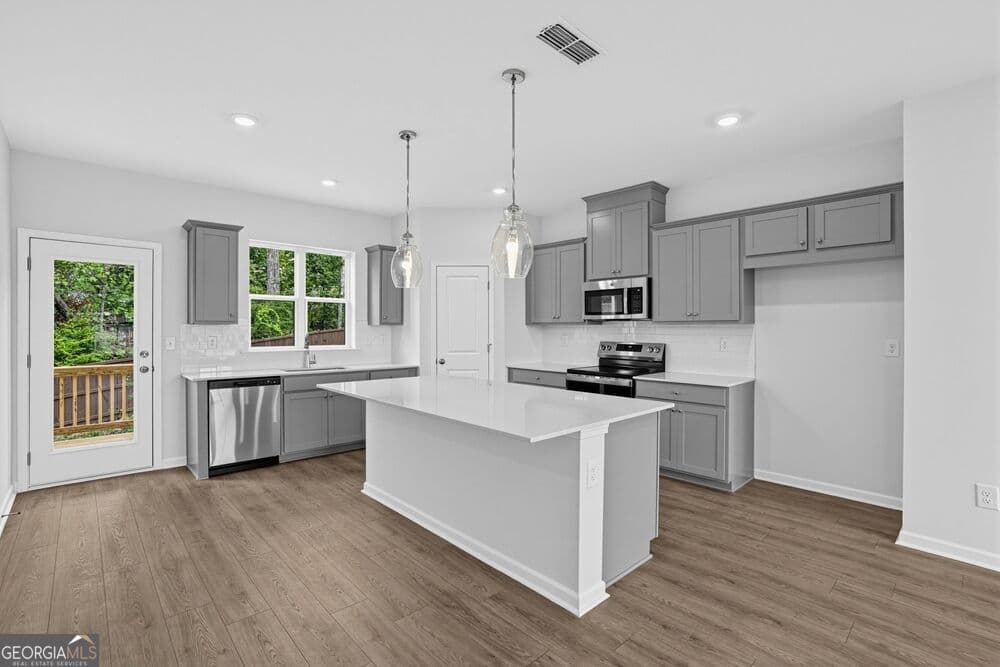 3 bedroom, 3.5 bathroom, 1,967 sq ft townhouse for sale at 611 Rose Hill Lane, Lawrenceville, GA 30044 — photo 7