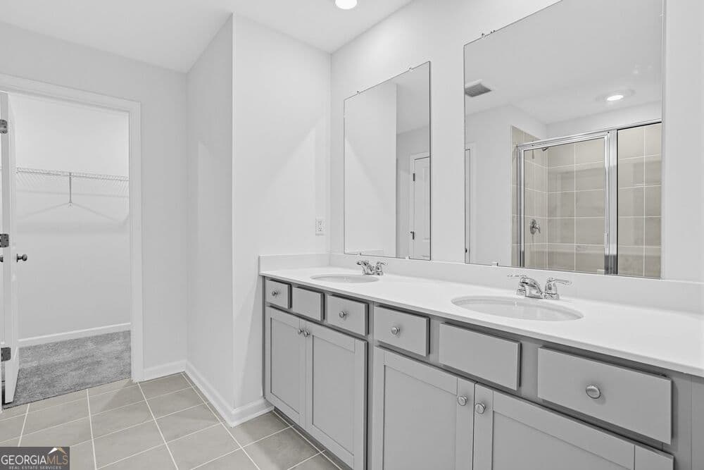 3 bedroom, 3.5 bathroom, 1,967 sq ft townhouse for sale at 611 Rose Hill Lane, Lawrenceville, GA 30044 — photo 3