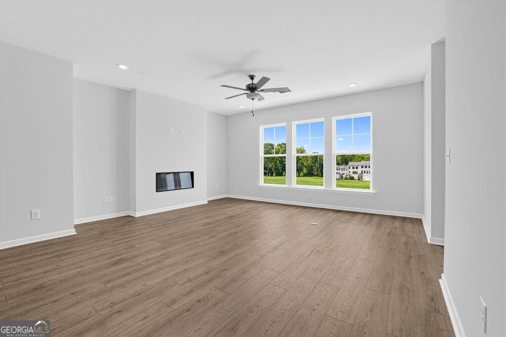 3 bedroom, 3.5 bathroom, 1,967 sq ft townhouse for sale at 611 Rose Hill Lane, Lawrenceville, GA 30044 — photo 9