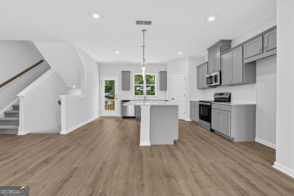 3 bedroom, 3.5 bathroom, 1,967 sq ft townhouse for sale at 611 Rose Hill Lane, Lawrenceville, GA 30044 — photo 10