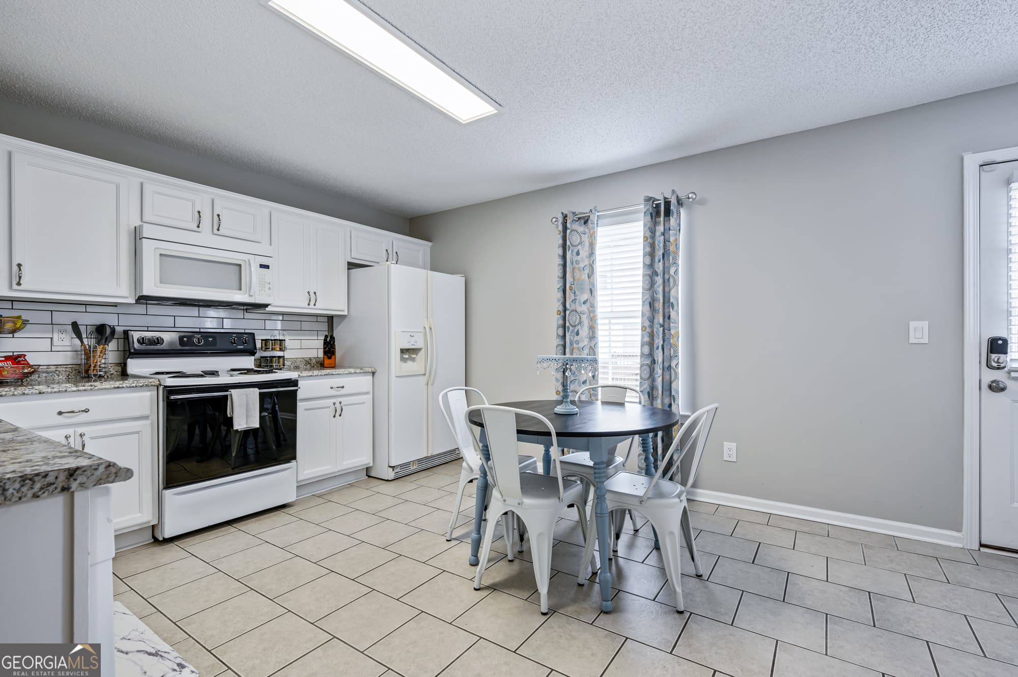 4 bedroom, 2 bathroom single family residence for rent at 31 Middleton Court, Cartersville, GA 30120 for $5,342 a month — photo 9