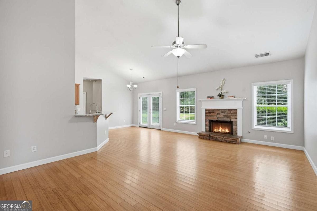 3 bedroom, 2 bathroom, 1,916 sq ft single family residence for sale at 3115 Sunlight Drive, Austell, GA 30106 — photo 6