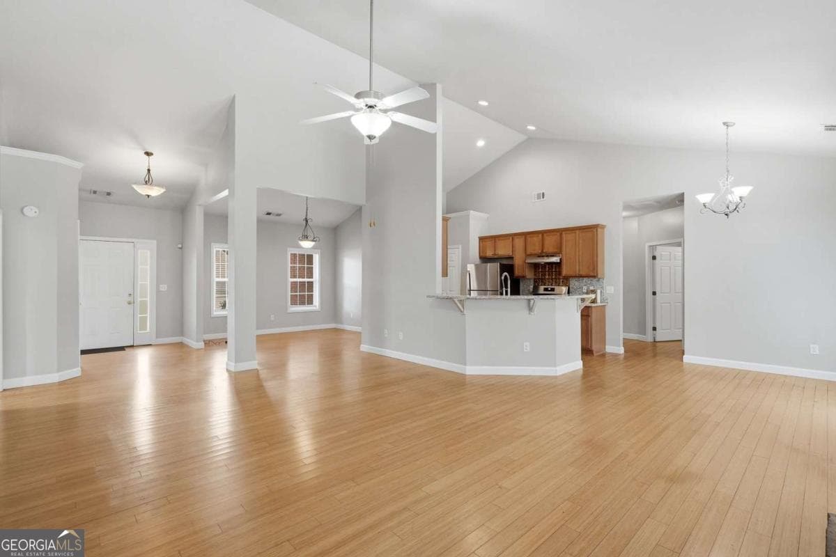 3 bedroom, 2 bathroom, 1,916 sq ft single family residence for sale at 3115 Sunlight Drive, Austell, GA 30106 — photo 7