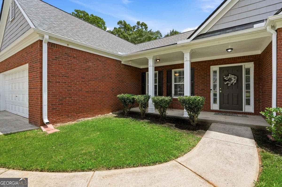 3 bedroom, 2 bathroom, 1,916 sq ft single family residence for sale at 3115 Sunlight Drive, Austell, GA 30106 — photo 3