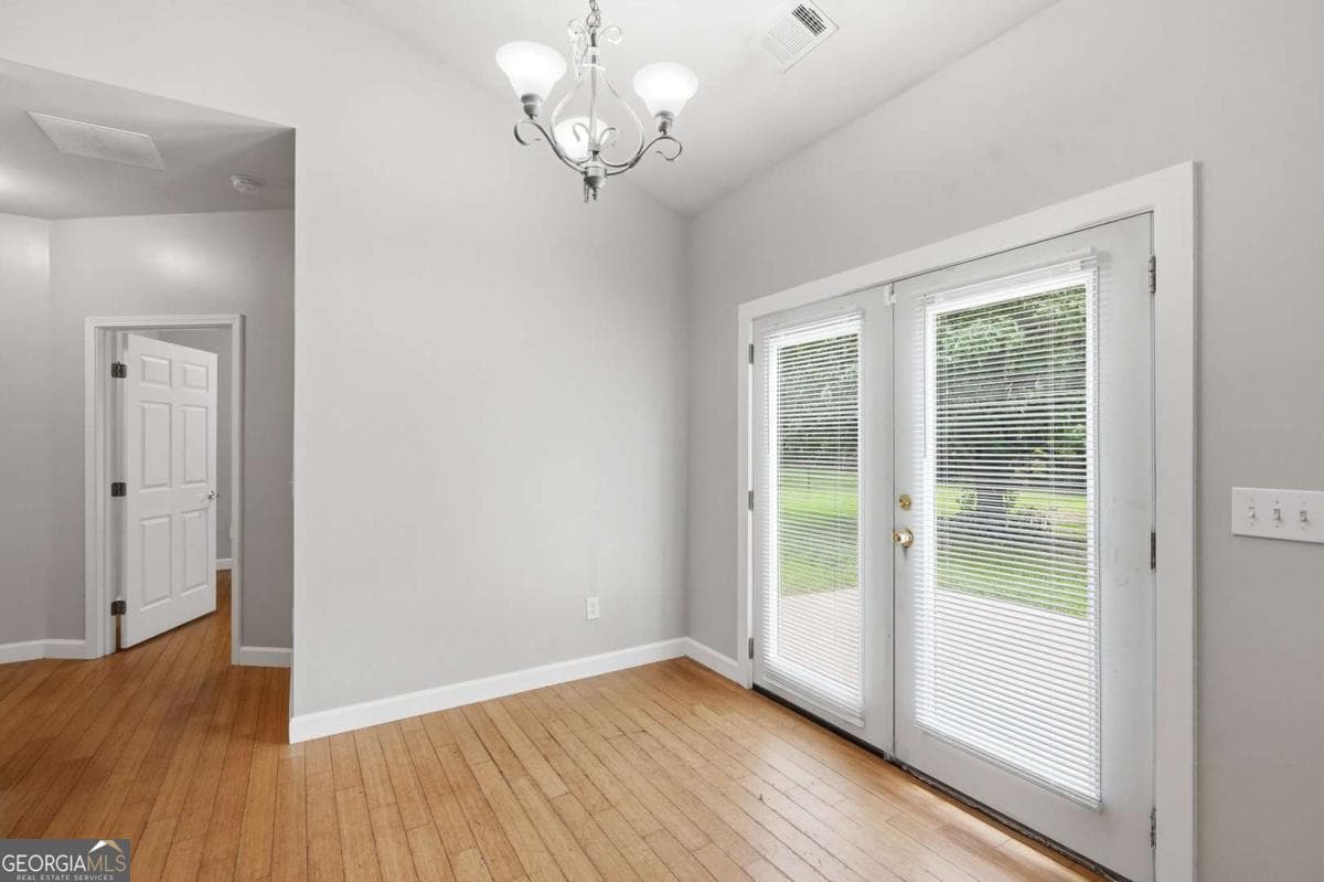 3 bedroom, 2 bathroom, 1,916 sq ft single family residence for sale at 3115 Sunlight Drive, Austell, GA 30106 — photo 5