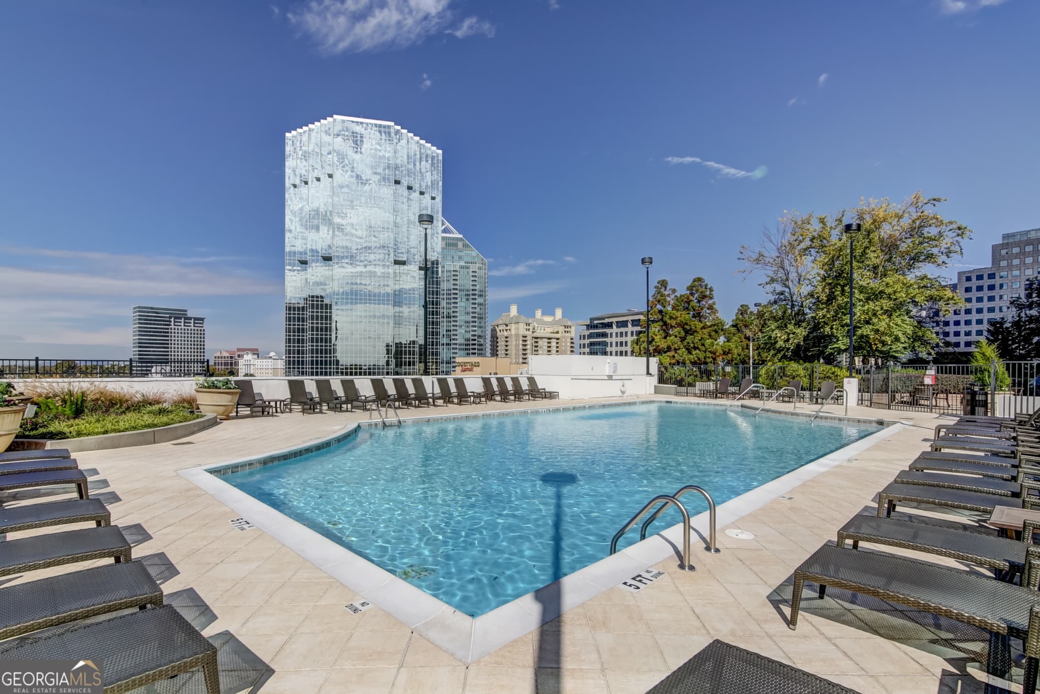 2 bedroom, 2 bathroom, 1,223 sq ft condominium for sale at 3324 Peachtree Road 2301, Atlanta, GA 30326 — photo 5