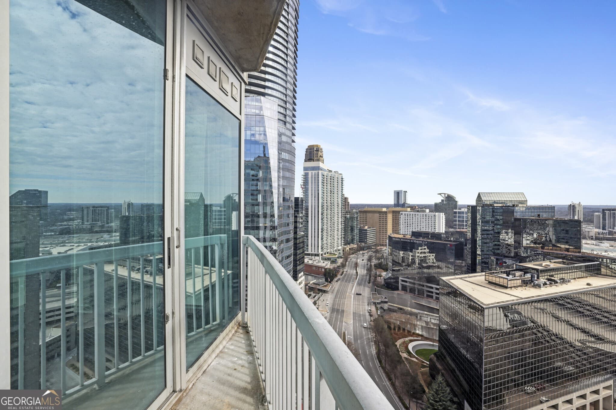 2 bedroom, 2 bathroom, 1,223 sq ft condominium for sale at 3324 Peachtree Road 2301, Atlanta, GA 30326 — photo 4