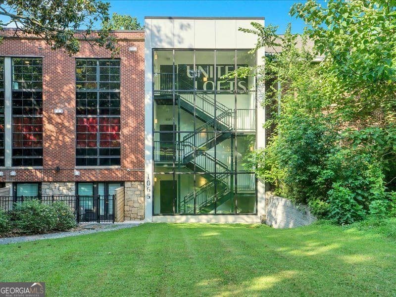 1 bedroom, 1 bathroom, 932 sq ft loft,condominium for sale at 1065 United Avenue 303, Atlanta, GA 30316 — photo 3