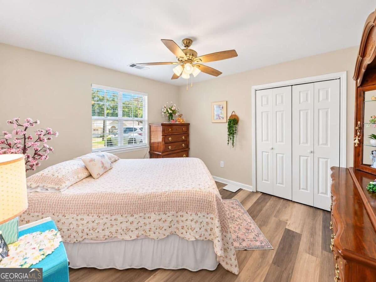 2 bedroom, 1 bathroom, 900 sq ft single family residence for sale at 2560 Fairlane Drive, Cumming, GA 30041 — photo 6